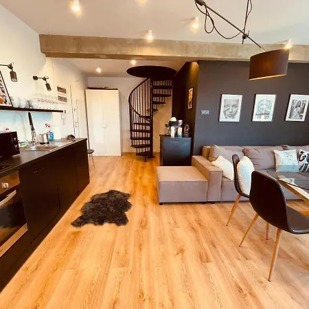 Ktw Penthouse Z Tarasem شقة كاتوفيتسه