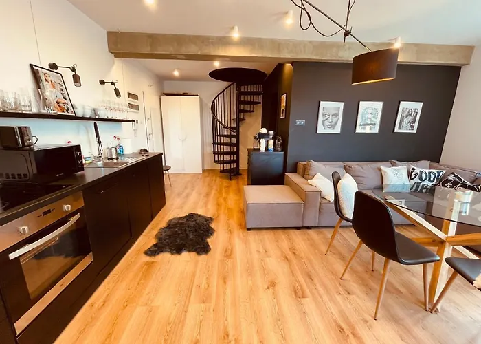 Ktw Penthouse Z Tarasem דירה קטוביץ